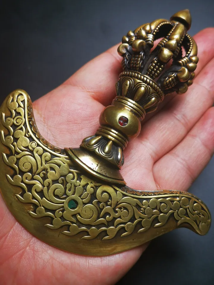 Gandhanra Antique Tibetan Amulet Ritual,Kartika(knife of the dakinis), Trantic Buddhism Dharma, Made of Brass,Agate