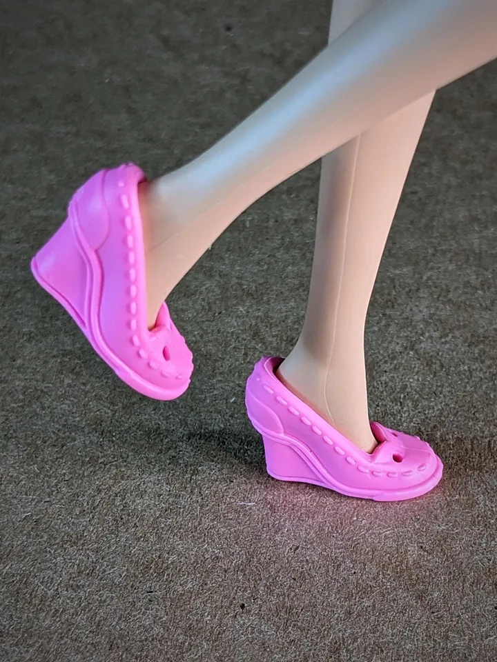 Pink wedge shoes for 1/6 scale female dolls