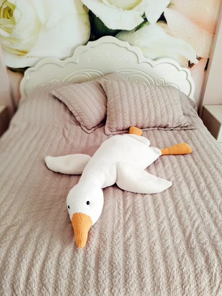 Crochet pattern big Goose 47 inch / Amigurumi Big Goose for Hugs / Pattern in English / Scandi-Style Nursery Décor