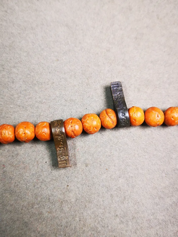 Gandhanra Handmade Buddhist Mala Counter Clip,Thokcha Bum Counter Clip for Prayer Beads,Om Mani Padme Hum Letter,Mala Accessories