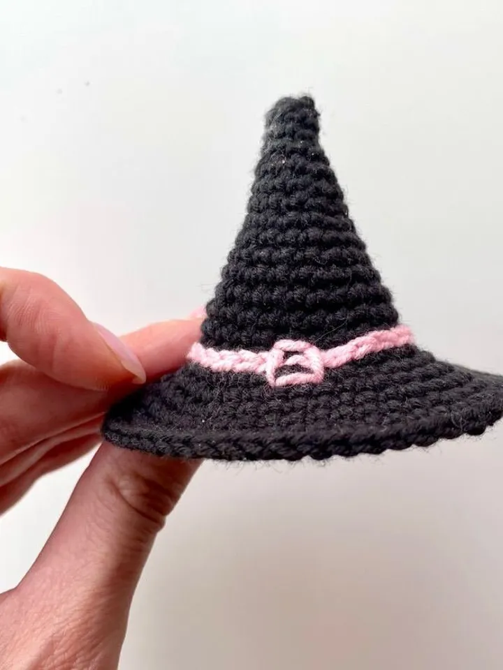 Crochet pattern halloween set: voodoo bat pumpkin hat, amigurumi halloween decor, creepy keychain, English PDF