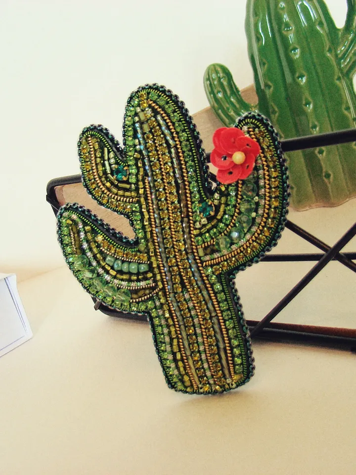 Brooch Cactus, beaded brooch, embroidered brooch, handmade design, custom brooch, cute brooch, green brooch
