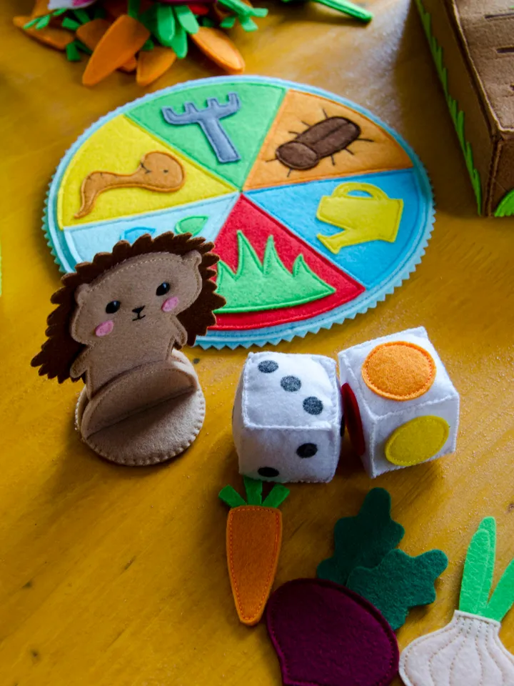Boardgame from felt Save vegetable garden, Pattern and Tutorial, PDF, SVG