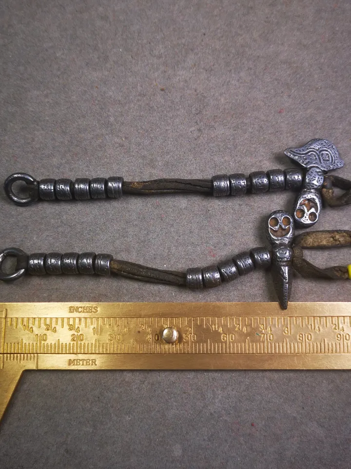 Gandhanra Handmade Tibetan Buddhist Mala Counters,Prayer Bead Counters,with Skull Kartika and Kila Pendant,Made of  Cold Iron