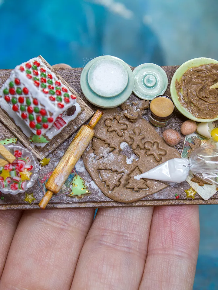 MINIATURE gingerbread house kit on a board 3