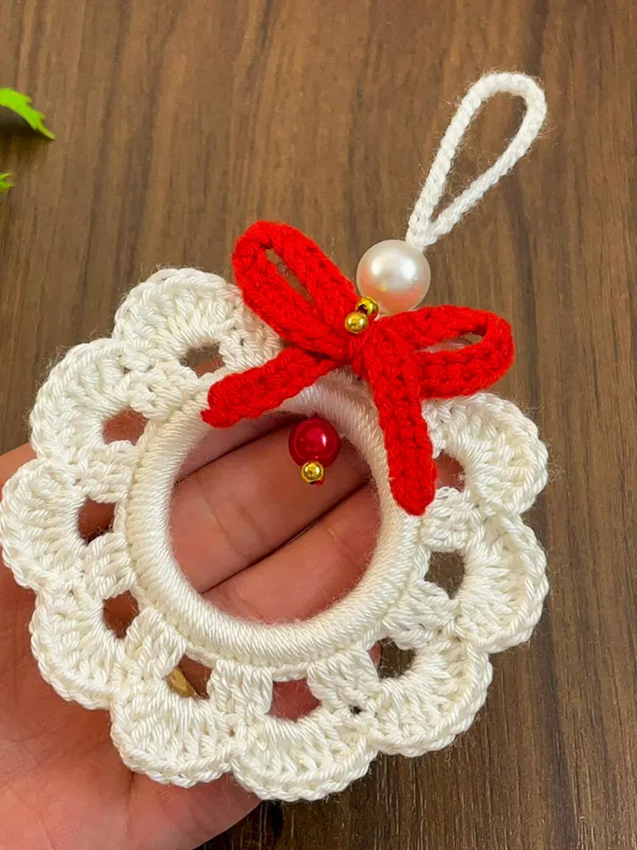 Crochet Christmas Wreath Ornament Pattern, Easy Crochet Holiday Decor PDF, DIY Wreath Ornament Tutorial, Beginner-friendly Crochet Pattern