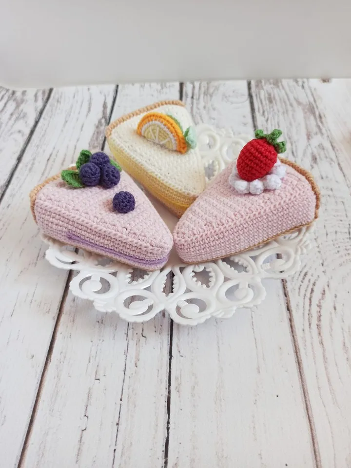 pretend to play, crochet toy food ,slice of strawberry cake