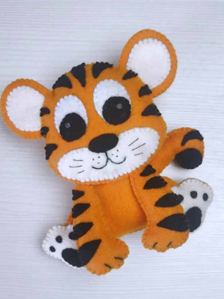 Tiger felt pattern, felt animals pattern, felt tiger toy, Christmas pattern, PDF sewing pattern, tiger Christmas ornament, plush tiger toy, safari nursery decor
