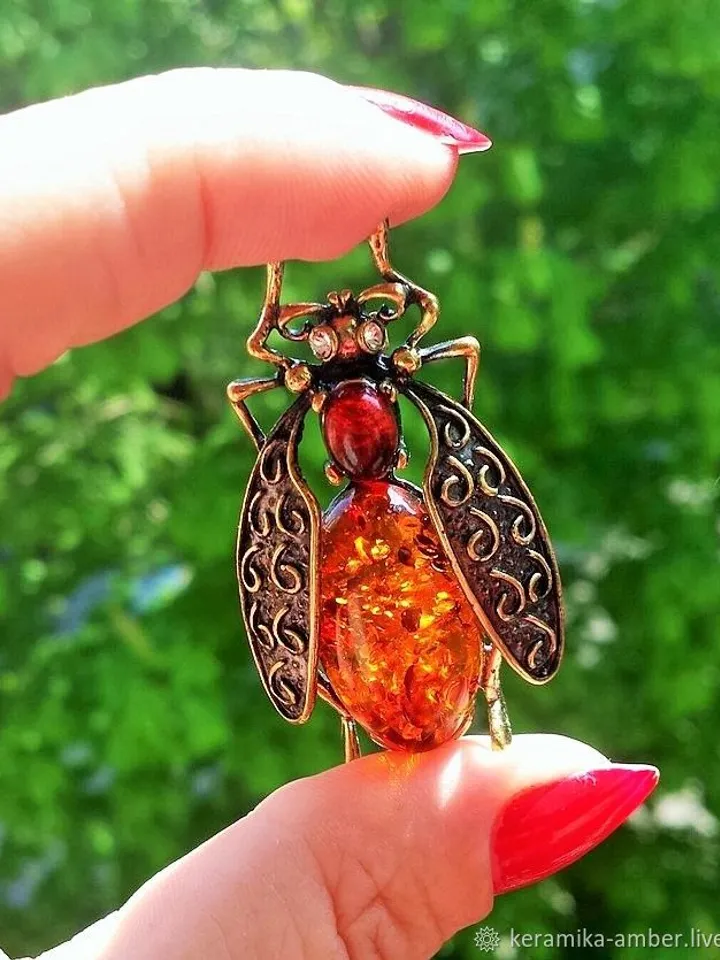 Beetle Insect Brooch Pin with Baltic Amber Jewelry Antique Gold Brass Vintage Style Classic Cute Beetle Perfect Gift for Girlfriend Daughter Woman Lovers Nature idea gift