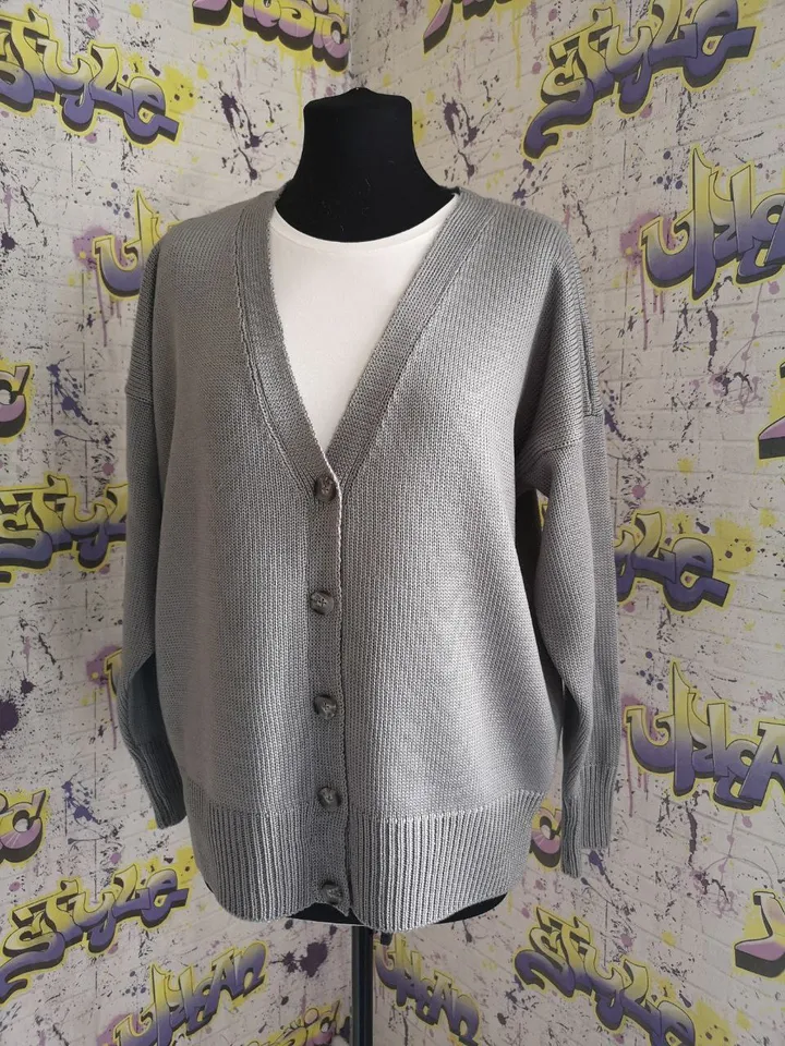 Knitted merino cardigan.