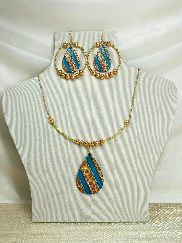 Author's set of handmade jewelry. Individual design.