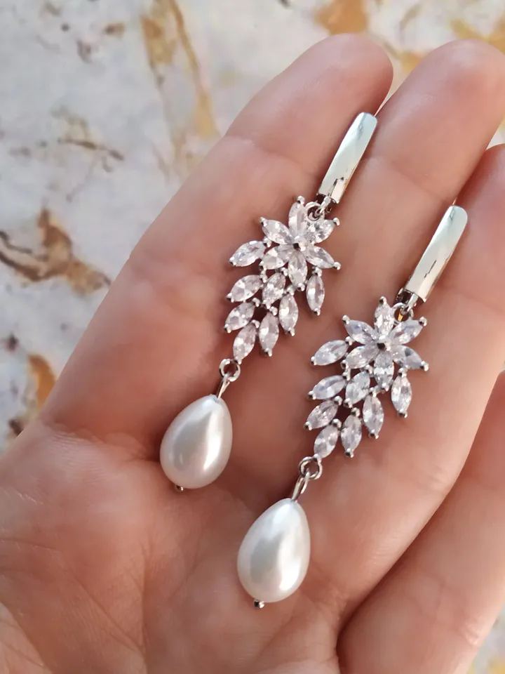 Sterling Silver 925 Wedding Earrings , Pearl Bridal Earrings , Bridal Earrings Chandelier Swarovski crystal Earrings , Bridesmaid earrings