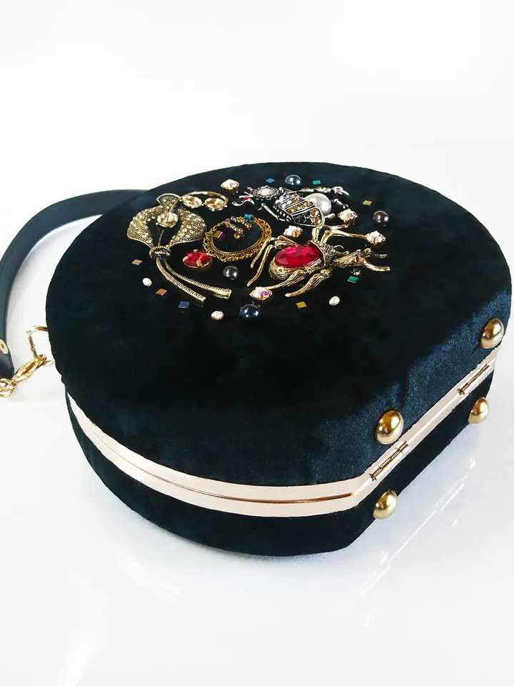 Class Black velvet with brooches-fats and crystals Swarovski