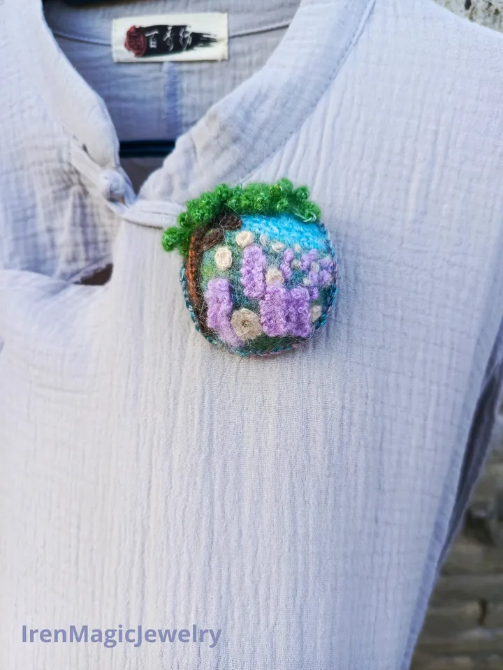 Crochet Brooch – Tree & Wildflower Motif