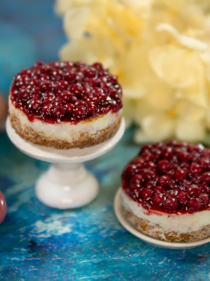 TUTORIAL Miniature cherry cheesecake with polymer clay