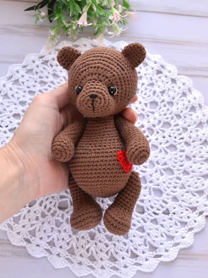 Bear crochet pattern, Bear with a heart