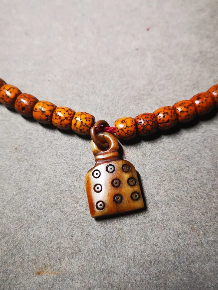 Yak Bone Carved Mantra Dot Mala Pendant,Bead Counter Clip, Prayer Bead Accessories,Gandhanra Tibetan Amulet