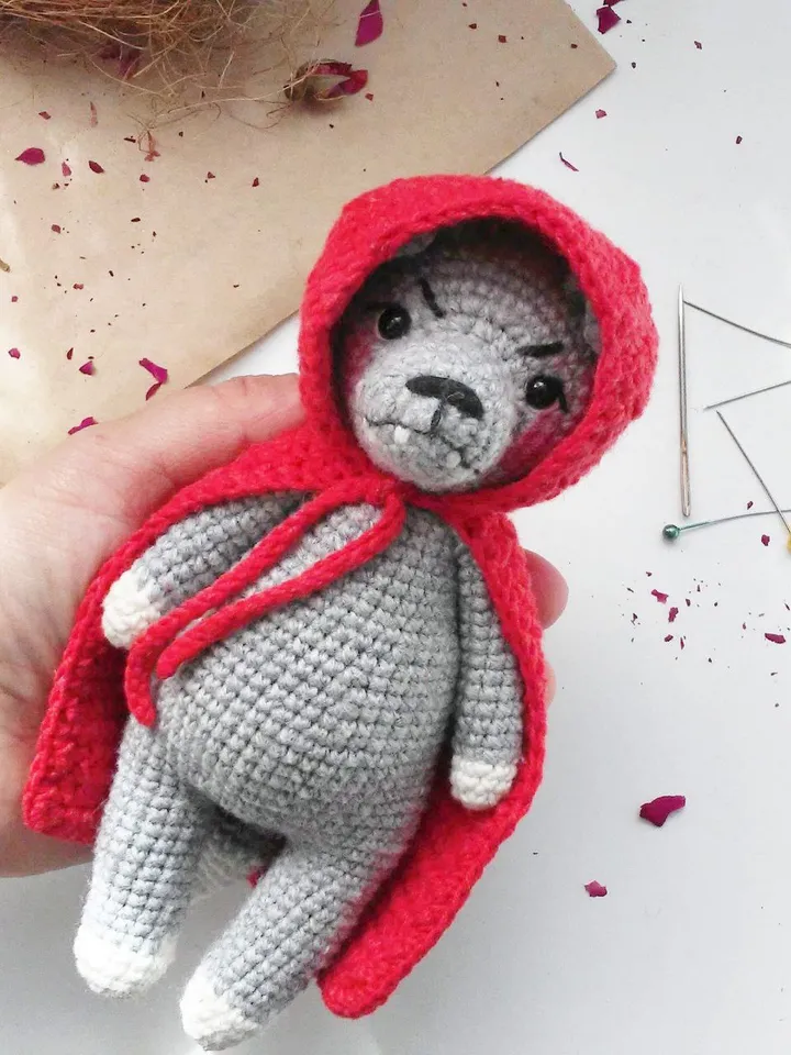 Crochet pattern wolf red riding hood