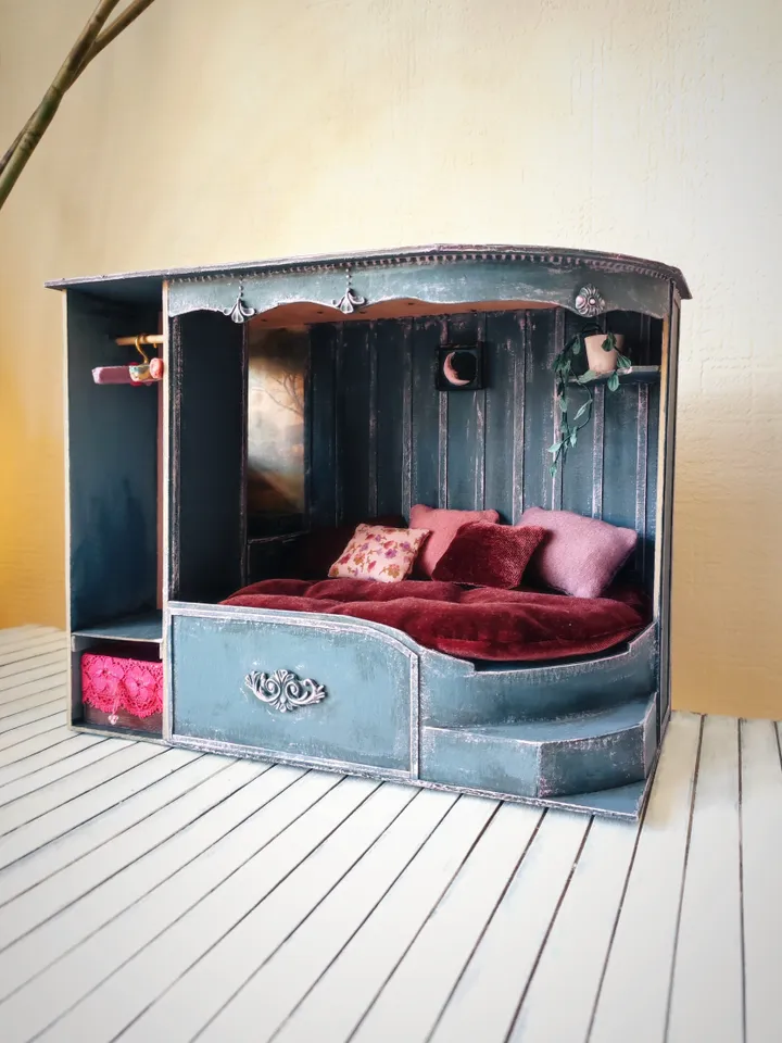 Roombox Doll Bed 1/12 Shabby chic royal blue