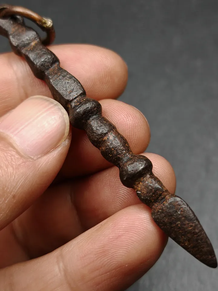 ONLE 1 - Gandhanra Authentic Old Phurba Amulet - Tibetan Ritual Kila Pendant - Made of Thokcha - 78mm Length