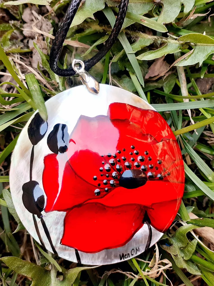 Nice pendant mother-of-pearl"Big red flower", miniature hand-painted, Russian jewelry, Hand paint necklace.miniature hand painted, gift