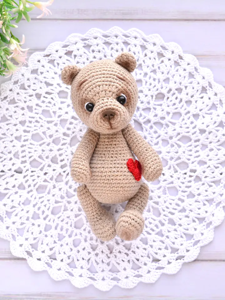 Bear crochet pattern, Bear with a heart