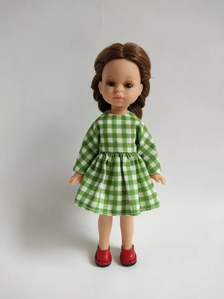 PDF sewing pattern for mini Paola Reina dolls.