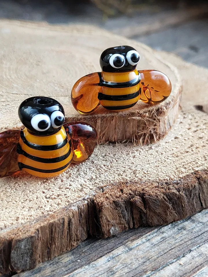GLASS FIGURINES Queen Bee figurine Miniature Bee gifts  Honey bee decor Bumble bee gift Terrarium figurines Tiny glass animals Glass bee
