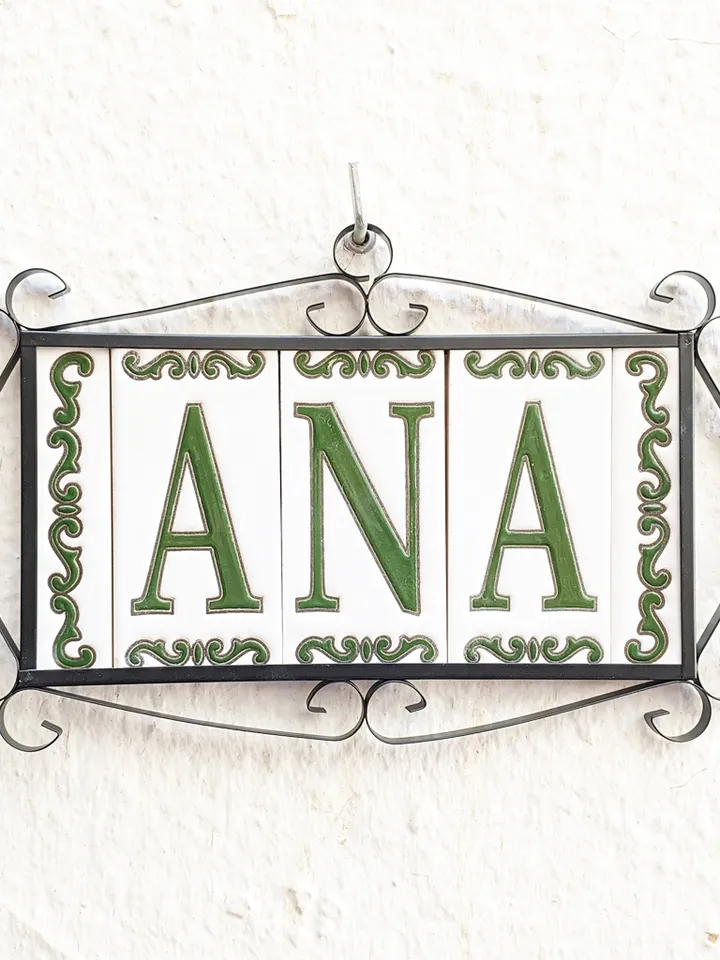Ceramic letters and numbers 11cm (4.3") for the wall - Hand-glazed in Spain - "VERDE-CLASICA" models - Ceramic letters number -