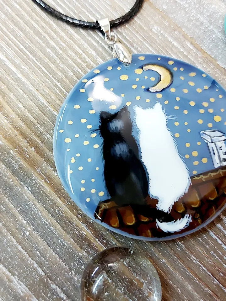 Pearl pendant necklace: Cat Couple on roof at starry night. Painted mother of pearl pendant for lovers. Elegant romantic everyday jewelry