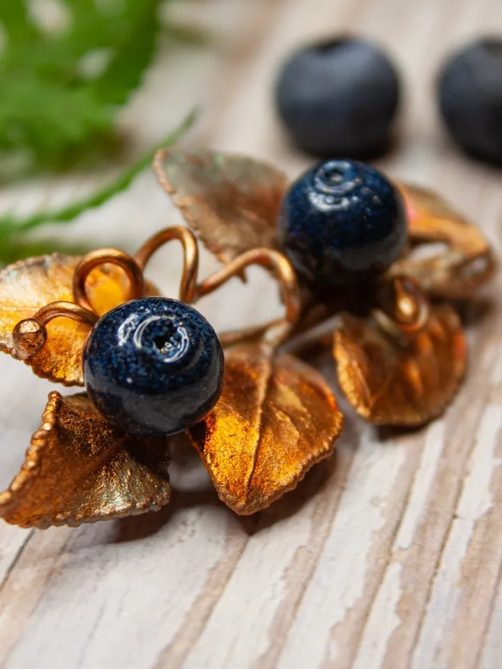 Blueberry brooch Small leaf brooch Murano glass blueberry Copper brooch Anniversary gift idea Forest brooch Elven jewelry