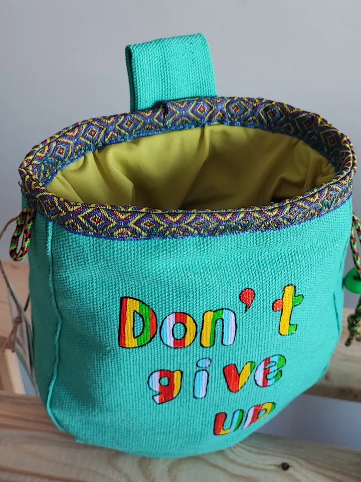 Chalk bag Motivation Don't give up for rock climbing