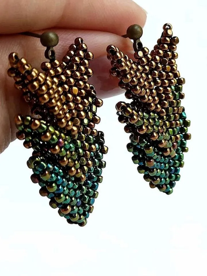 PDF tutorial - Beaded Dragon Scales earrings