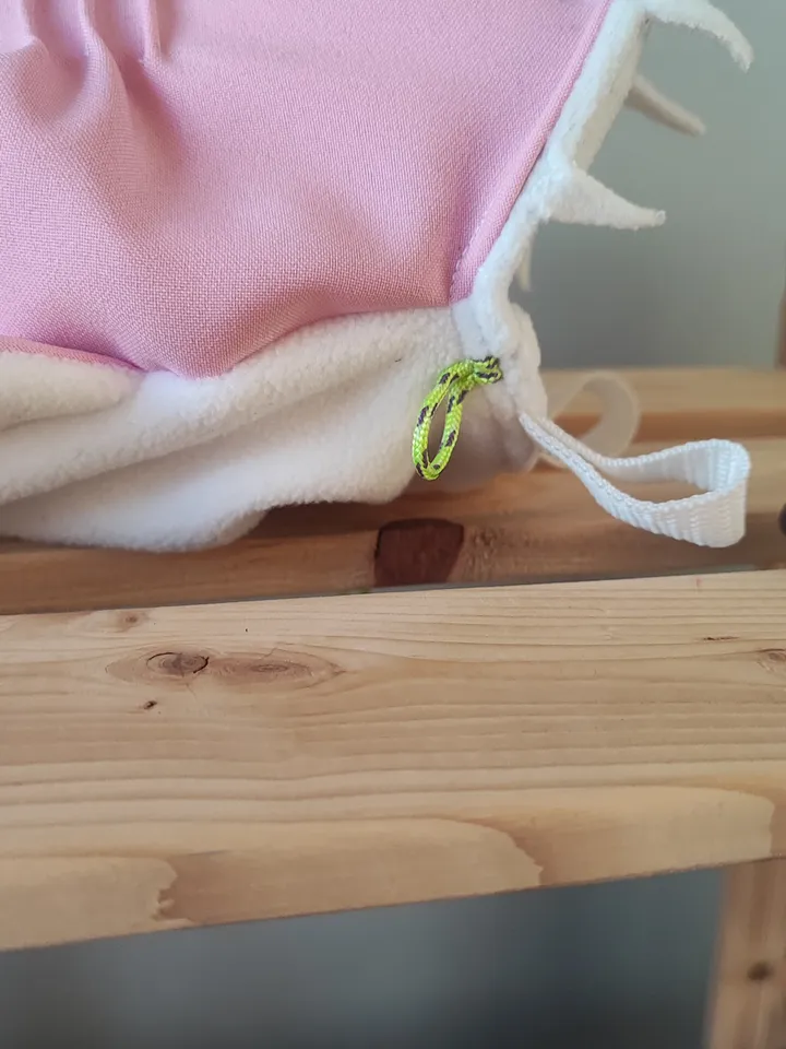 Chalk bag Shark Pink for rock climbing
