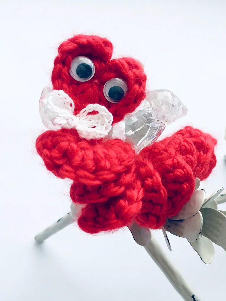 Pocket Worry Worm Crochet Pattern: DIY Stress Toy and Pocket Hug