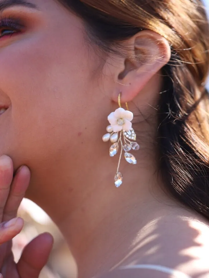 Delicate Porcelain Flower Wedding Earrings, Opal Jewelry, Boho Wedding Earrings, Pearl Floral Bridal Earrings, Gold Leaf Wedding Jewelry Set