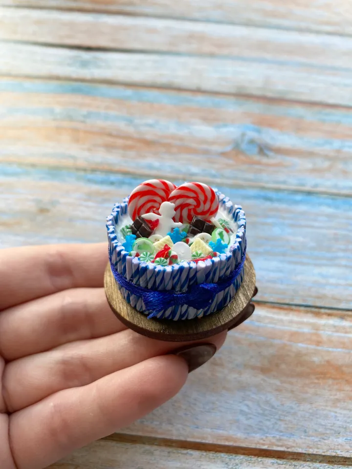 Miniature Christmas Cake for Doll with polymer clay