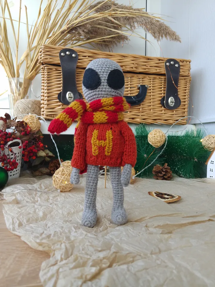 Alien gray doll in Harry Potter dress, UFO toy, Custom plush, Alien lover gift. Harry Potter lover gift.