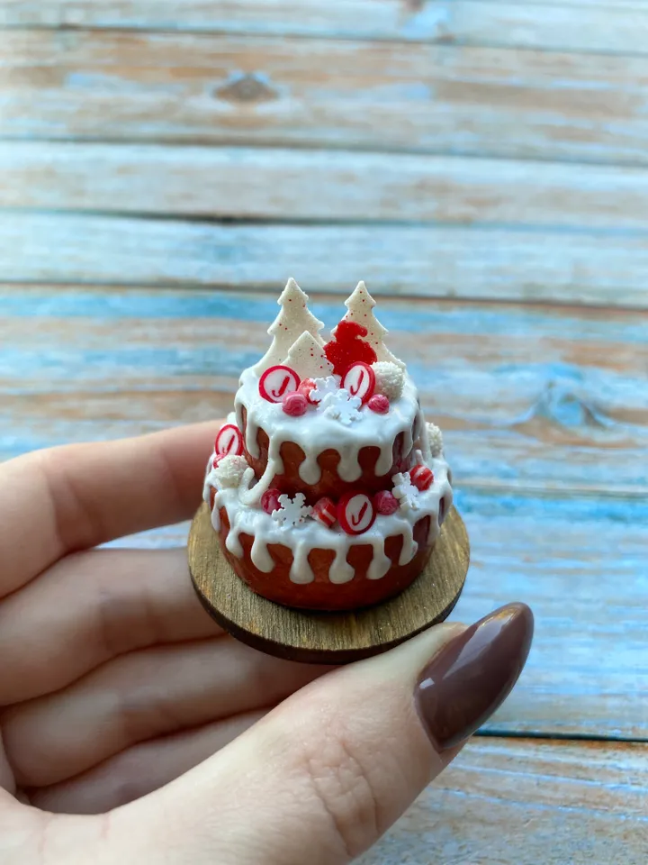 Miniature Christmas Cake with Polymer Clay