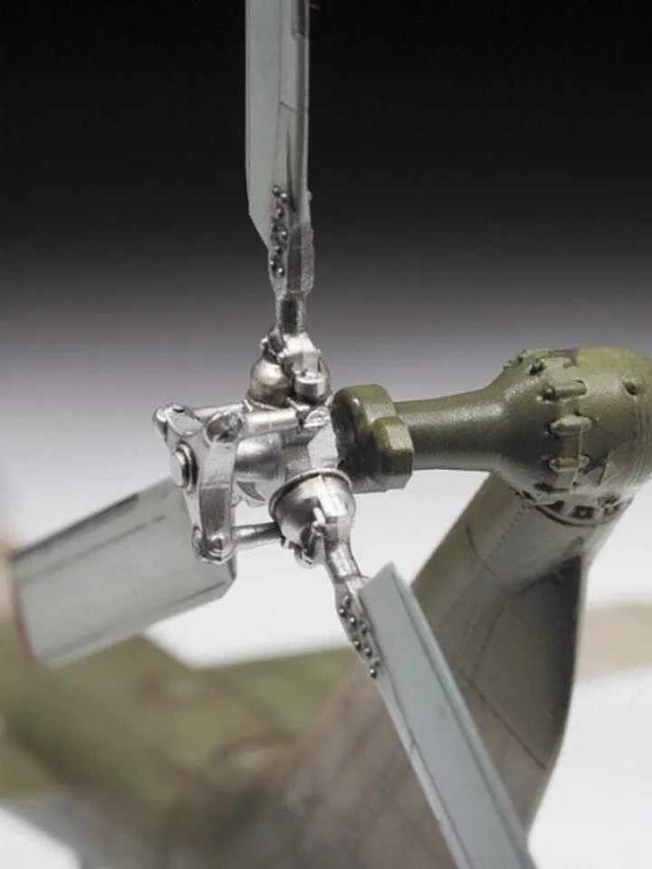 Original Zvezda 4828 Soviet Multipurpose Helicopter MIL MI-8MT Scale Model 1:48 NEW BOX