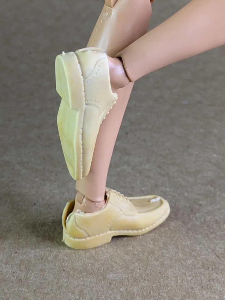 Classic tapered toe mustard shoes for 1/6 scale male dolls