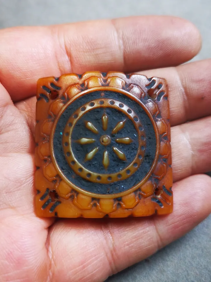Gandhanra Yak Bone Carved Mandala Amulet Badge, Tibetan Buddhist Prayer Wheel Pendant,Dharma Chakra