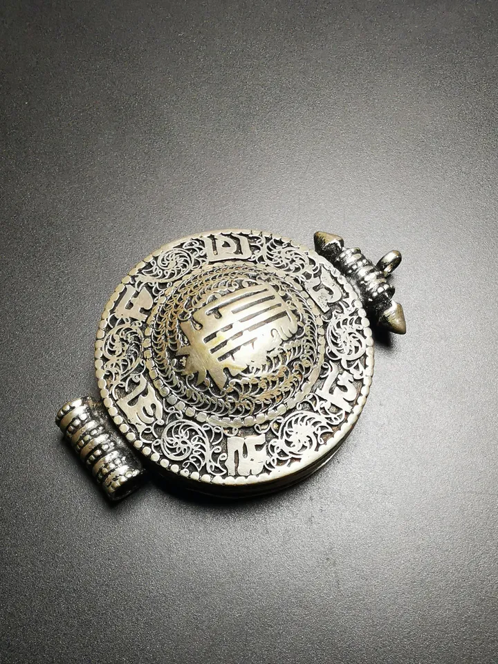 Gandhanra Antique Gau Ghau Shrine, Mini Tibetan Buddhist Altar Amulet Pendant,OM and Kalachakra Symbol