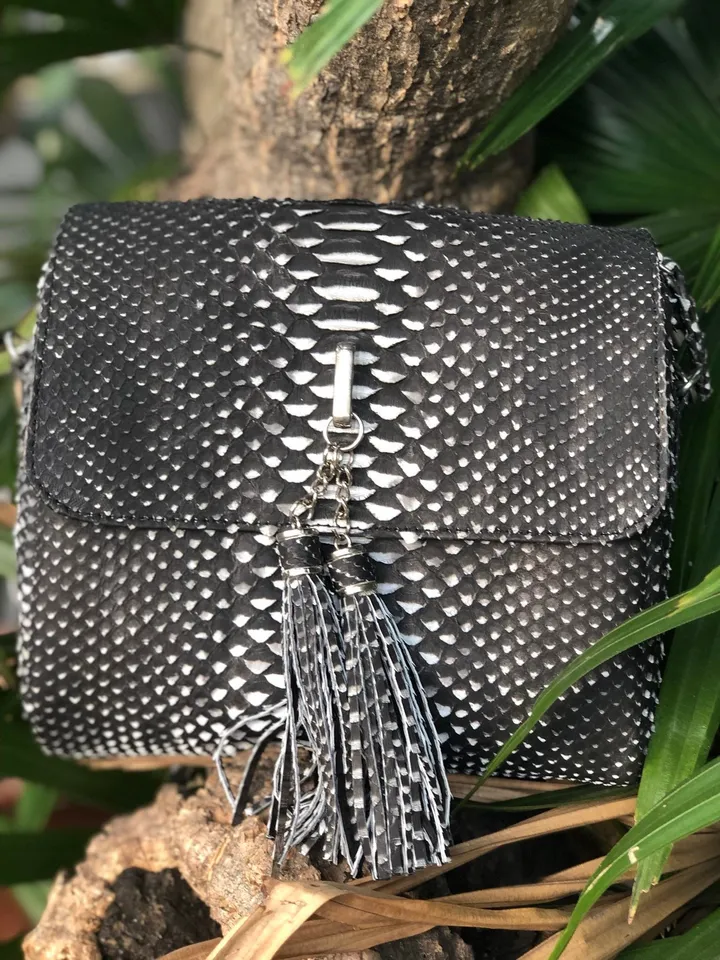Genuine Python Skin Classy Crossbody Chain Bag Handmade | Tassel Bag Python Detcacable Chain Clutch Black Classy ans white Elegant Purse