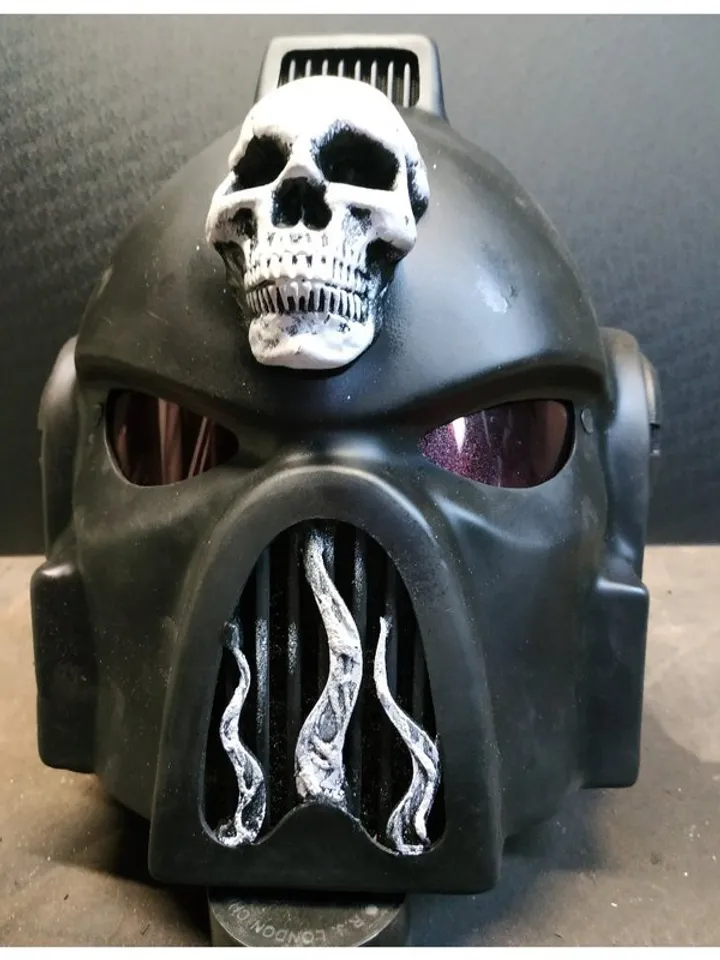 Chaos spacemarine - Legion of the Damned - cosplay armor - spacemarine helmet -