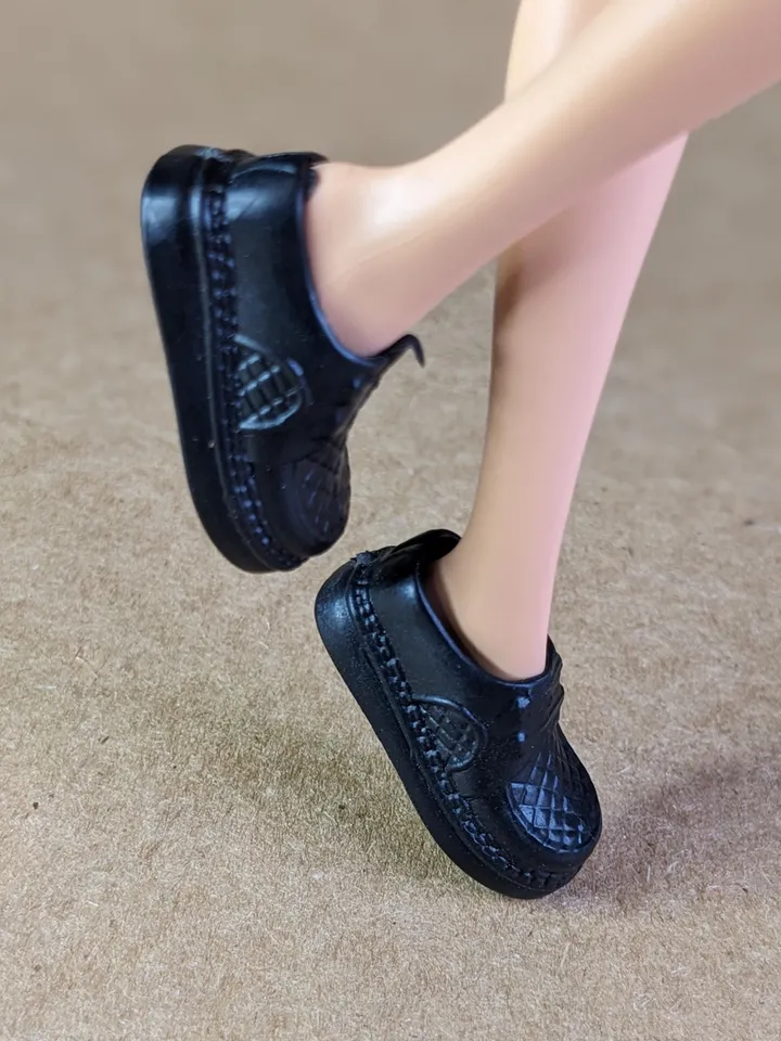 Black flat school shoes for 10.5 inch female dolls (MH, EAH)