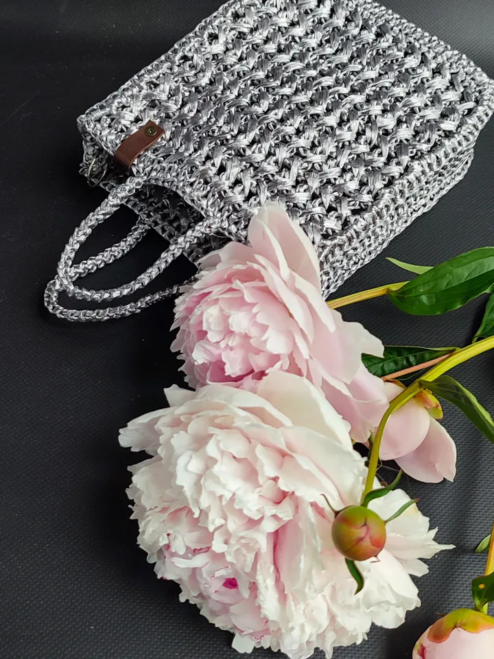 Silver Handmade Raffia Crochet Bag - Stylish Womens Accessory for Any Occasion