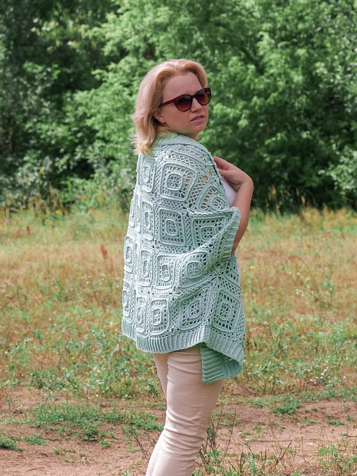 Women's Cardigan Poncho Crochet Pattern