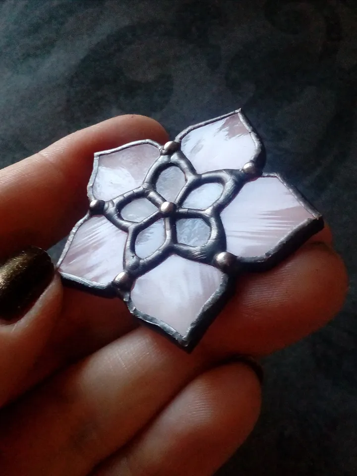 Stained glass Hoya brooch, Tiffany glass, pink hoya flower pin, Plant brooch, Flower lover gift, Hoya mom