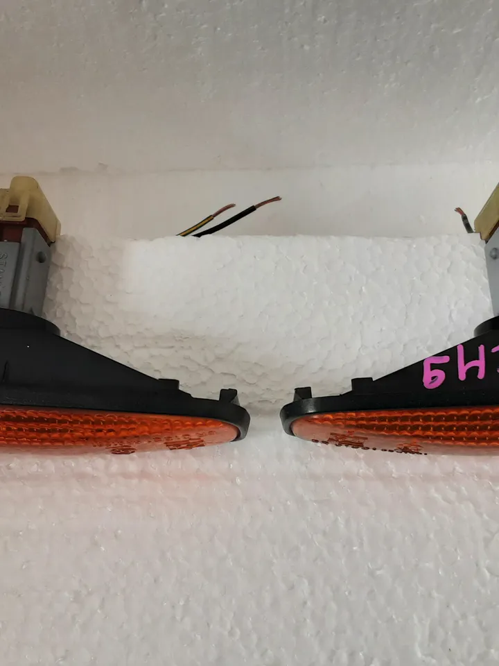 USED Genuine STANLEY Honda Civic EK9 JDM OEM Amber Side Marker Lights